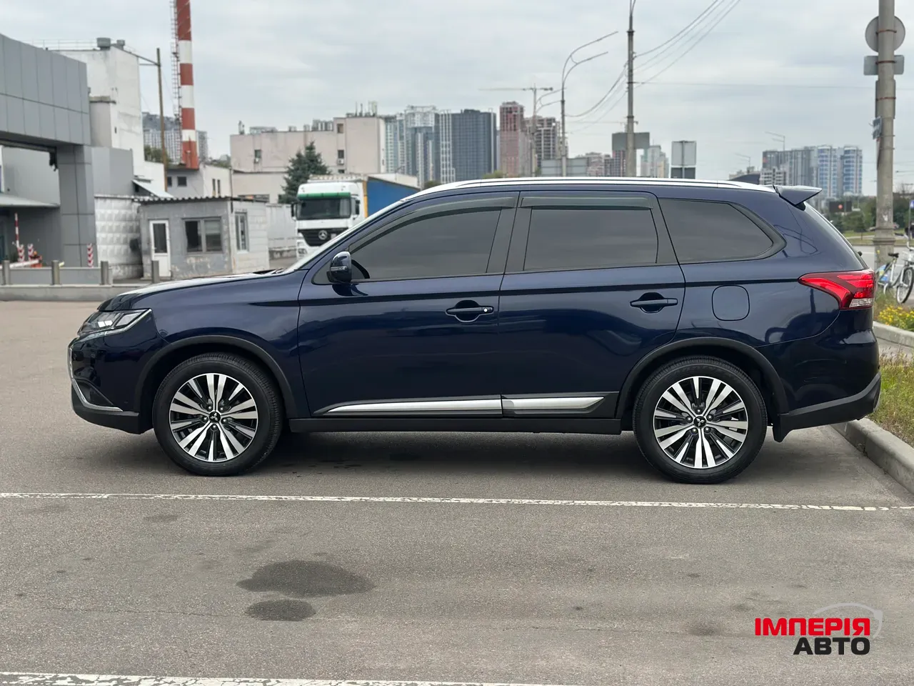 Mitsubishi Outlander - фото 4