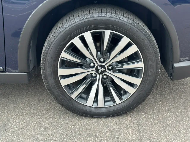 Mitsubishi Outlander - фото 5