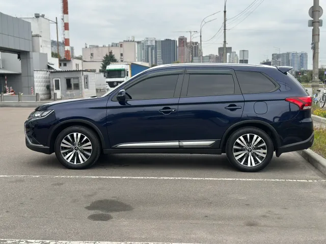 Mitsubishi Outlander - фото 4