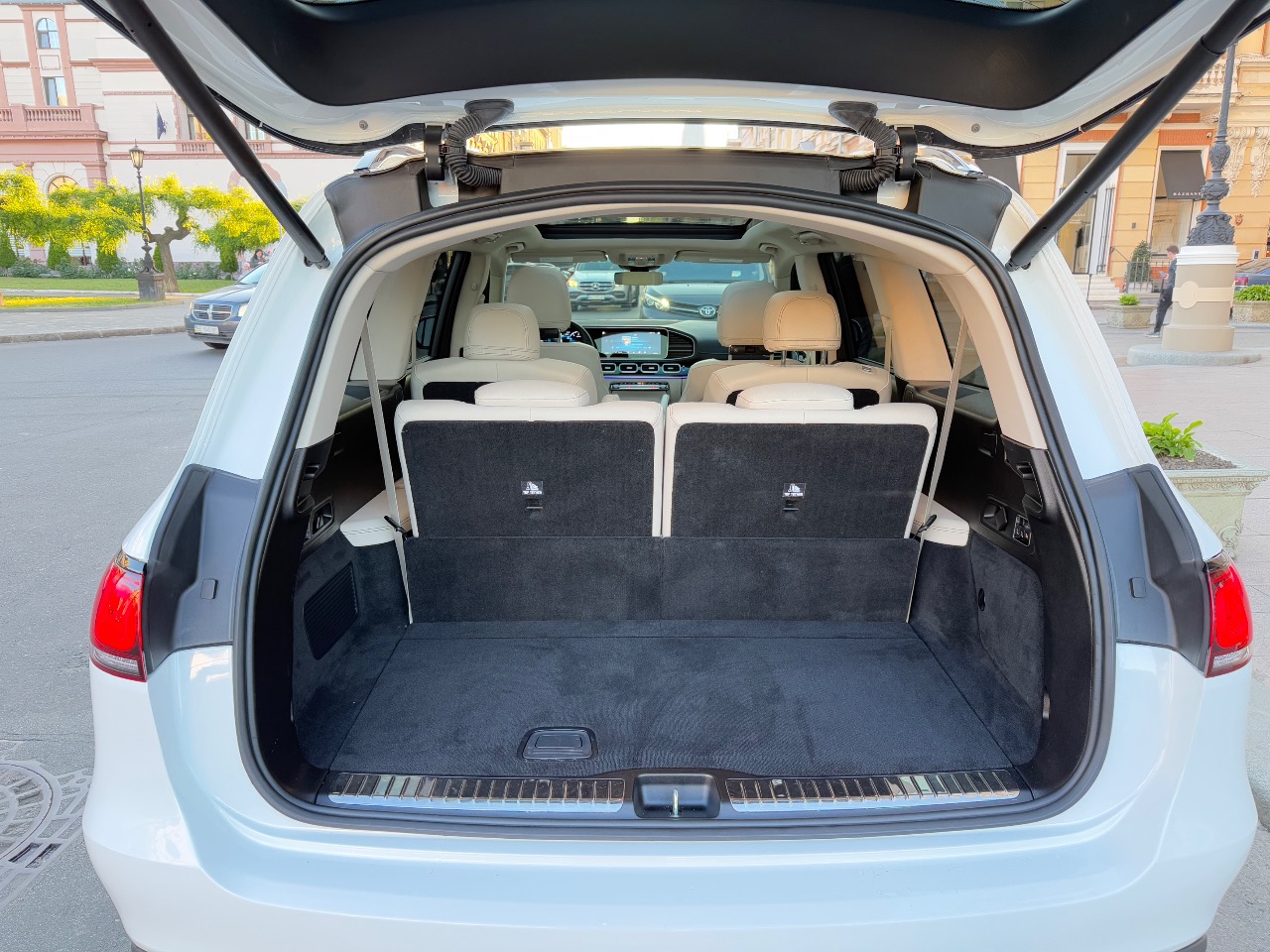 Mercedes-Benz GLS - фото 12