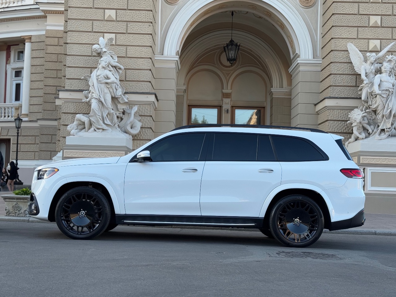 Mercedes-Benz GLS - фото 11