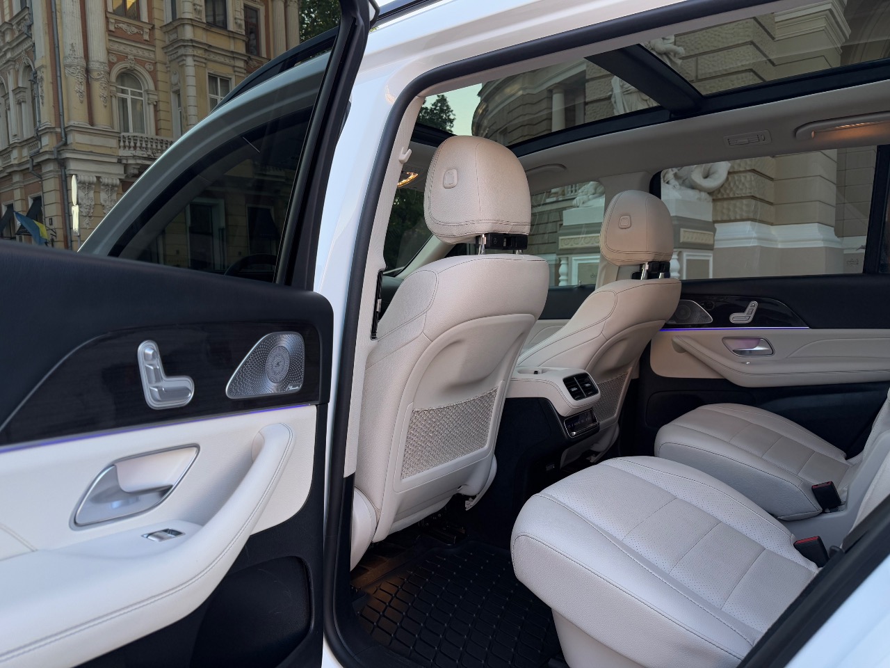 Mercedes-Benz GLS - фото 16