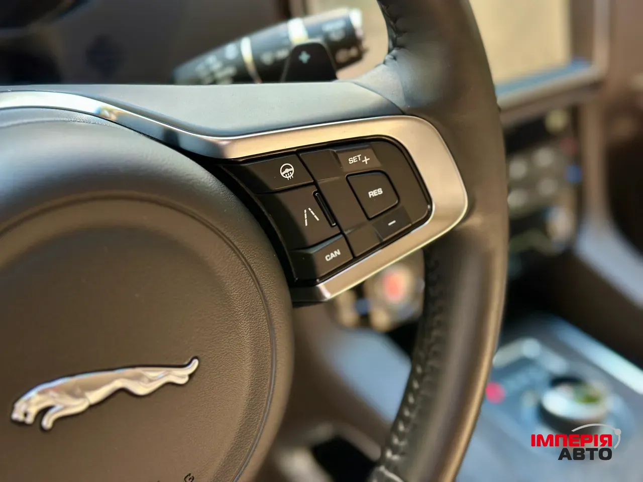 Jaguar F-Pace - фото 11