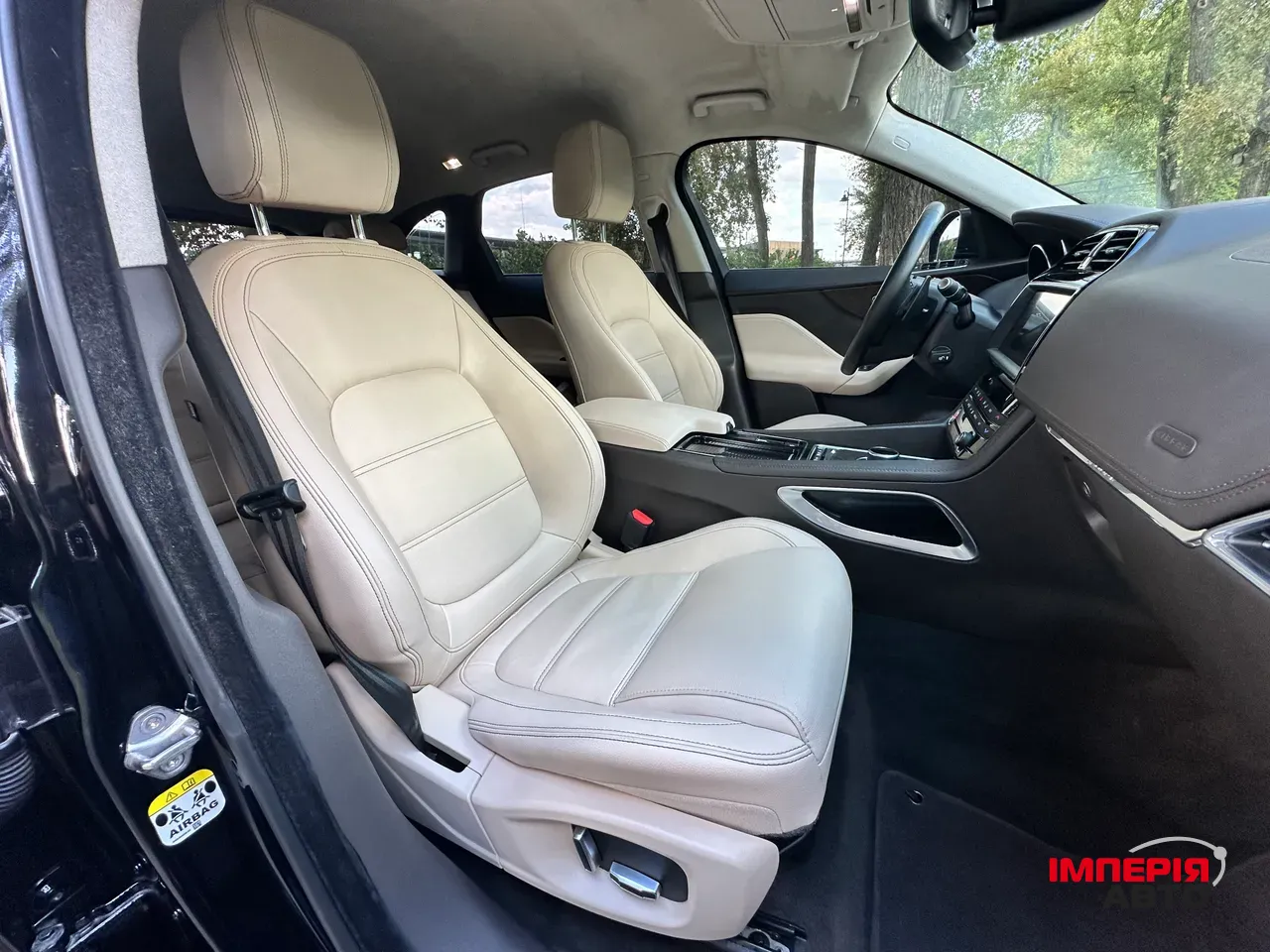 Jaguar F-Pace - фото 24