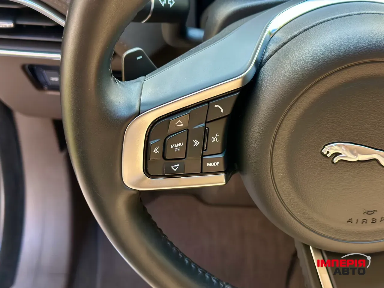 Jaguar F-Pace - фото 19