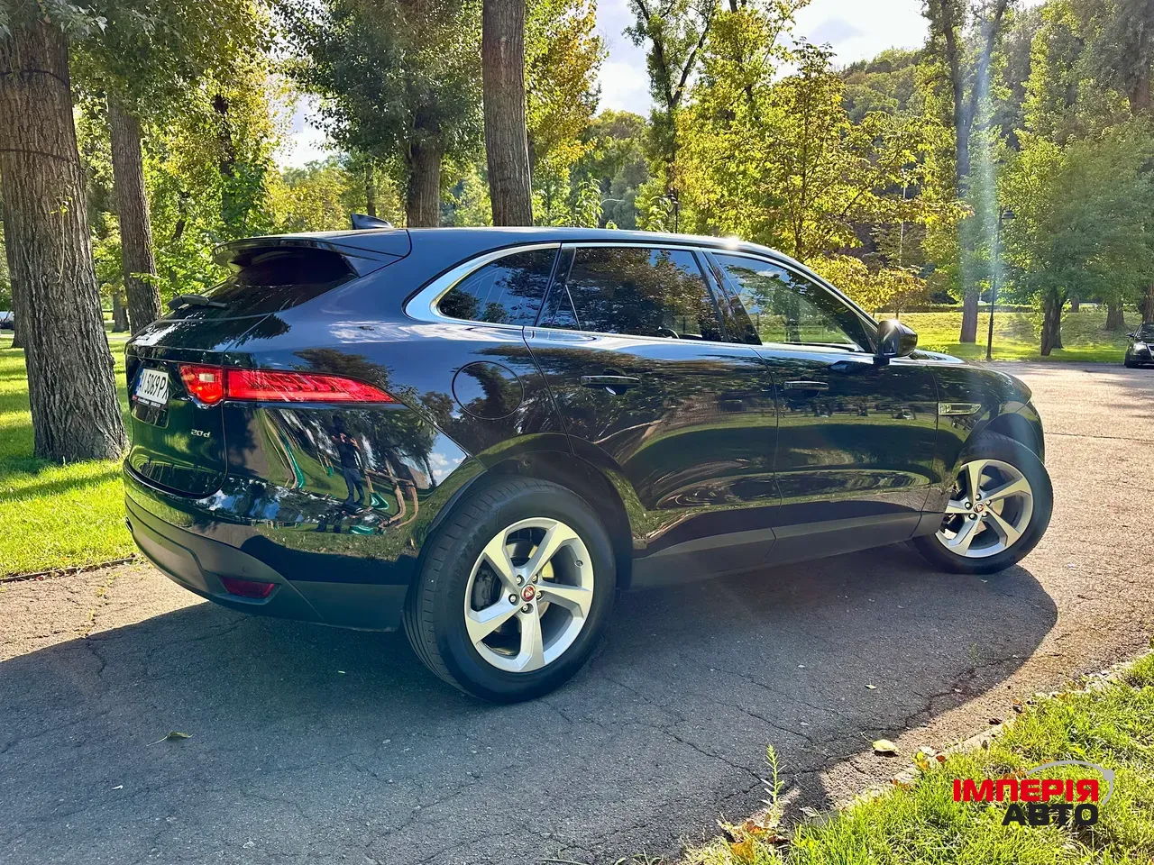 Jaguar F-Pace - фото 6
