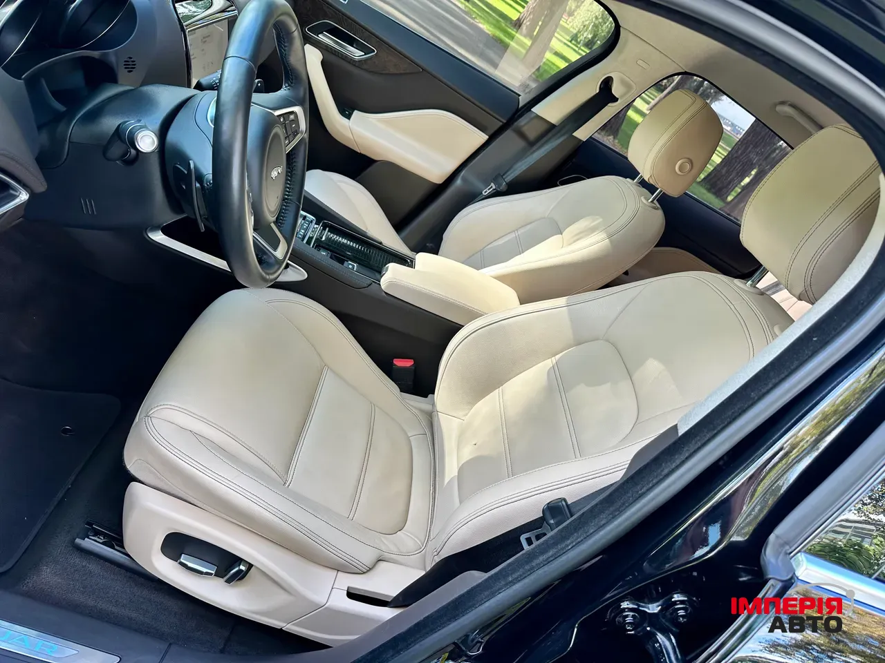 Jaguar F-Pace - фото 15