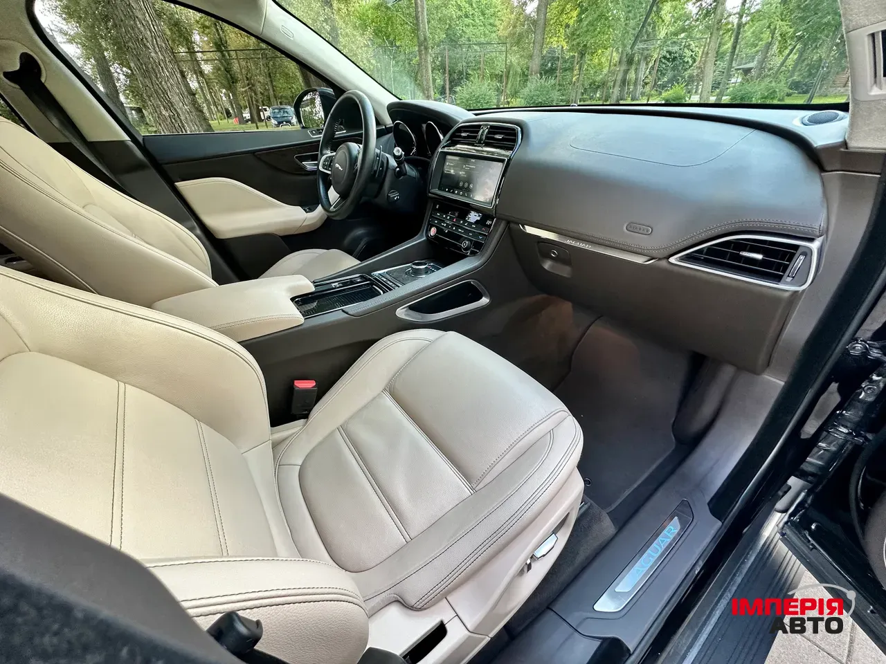 Jaguar F-Pace - фото 21