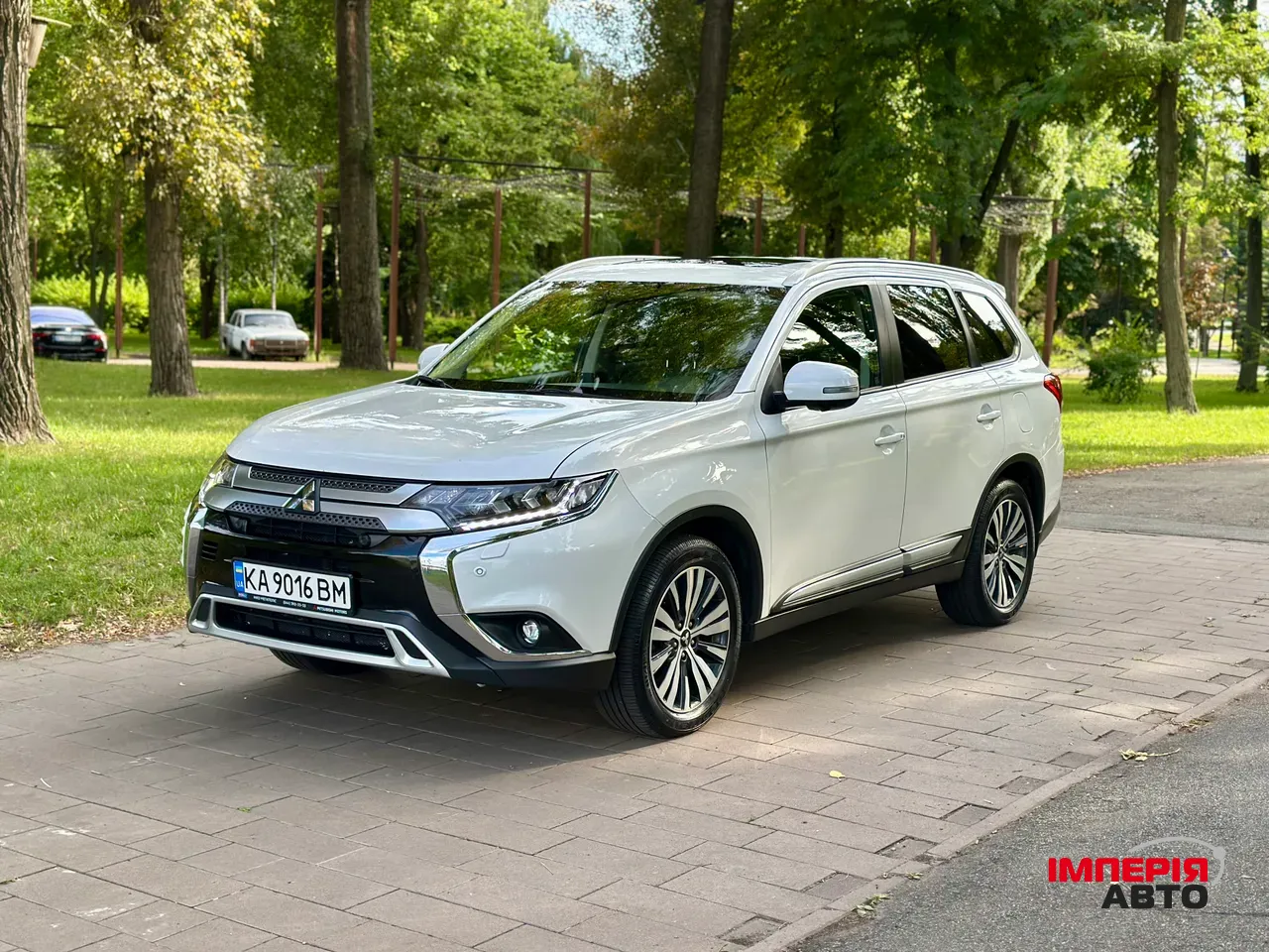 Mitsubishi Outlander - фото 3