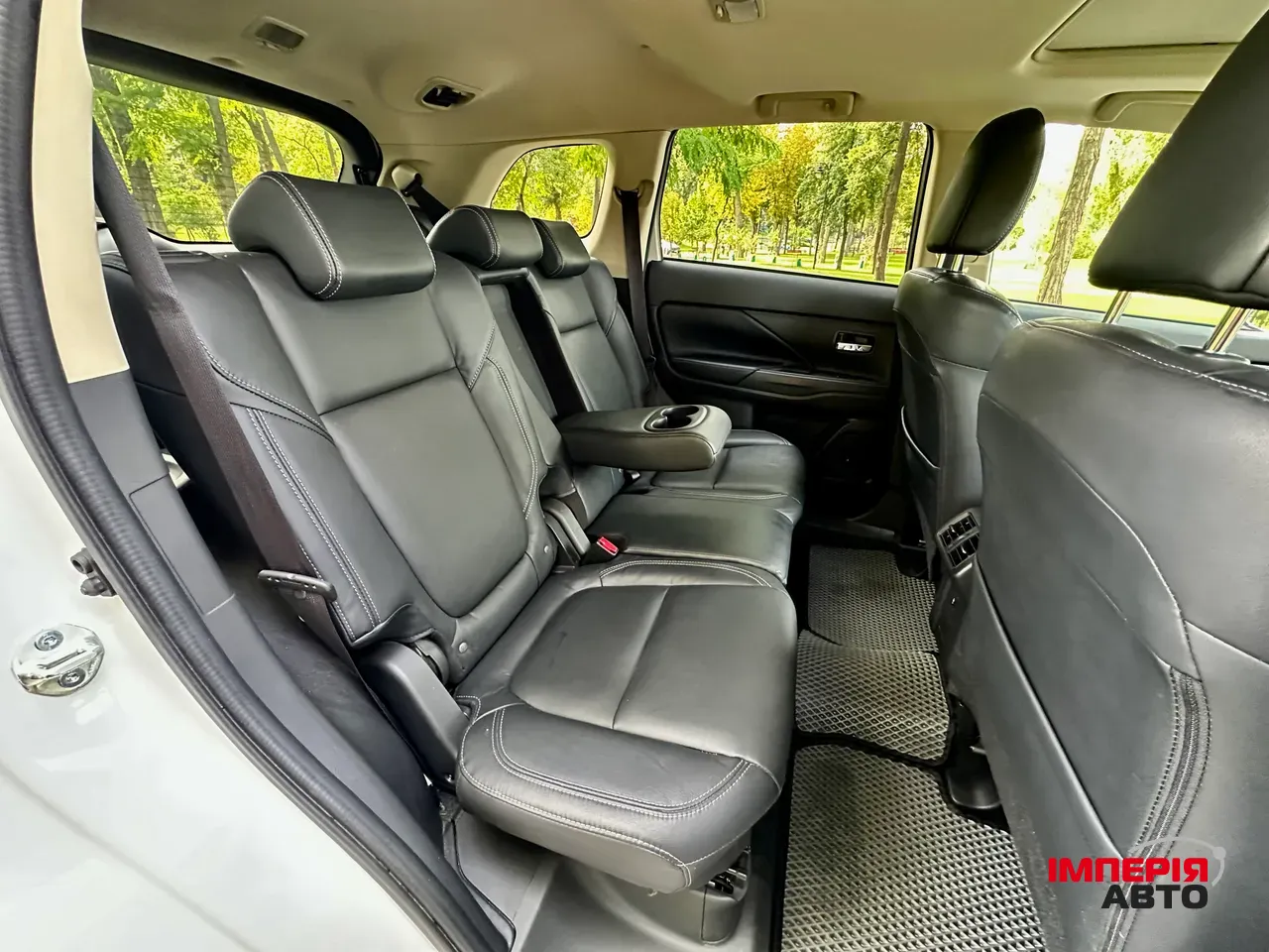 Mitsubishi Outlander - фото 13