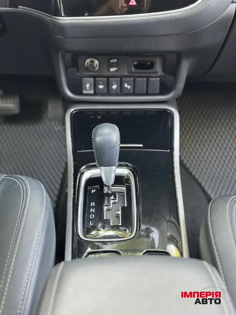 Mitsubishi Outlander - фото 27