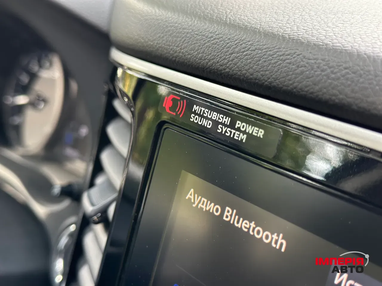 Mitsubishi Outlander - фото 18