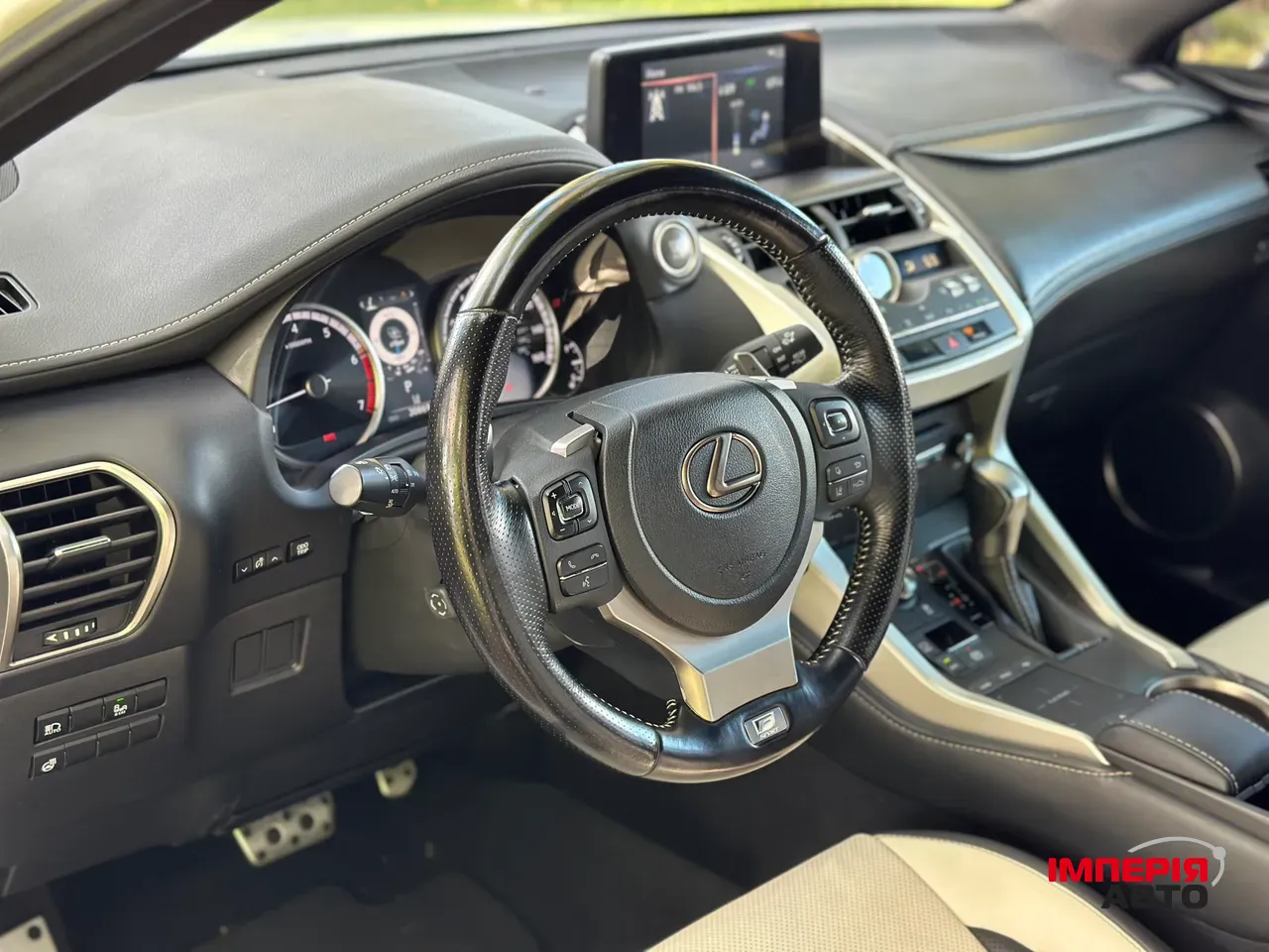 Lexus NX - фото 12