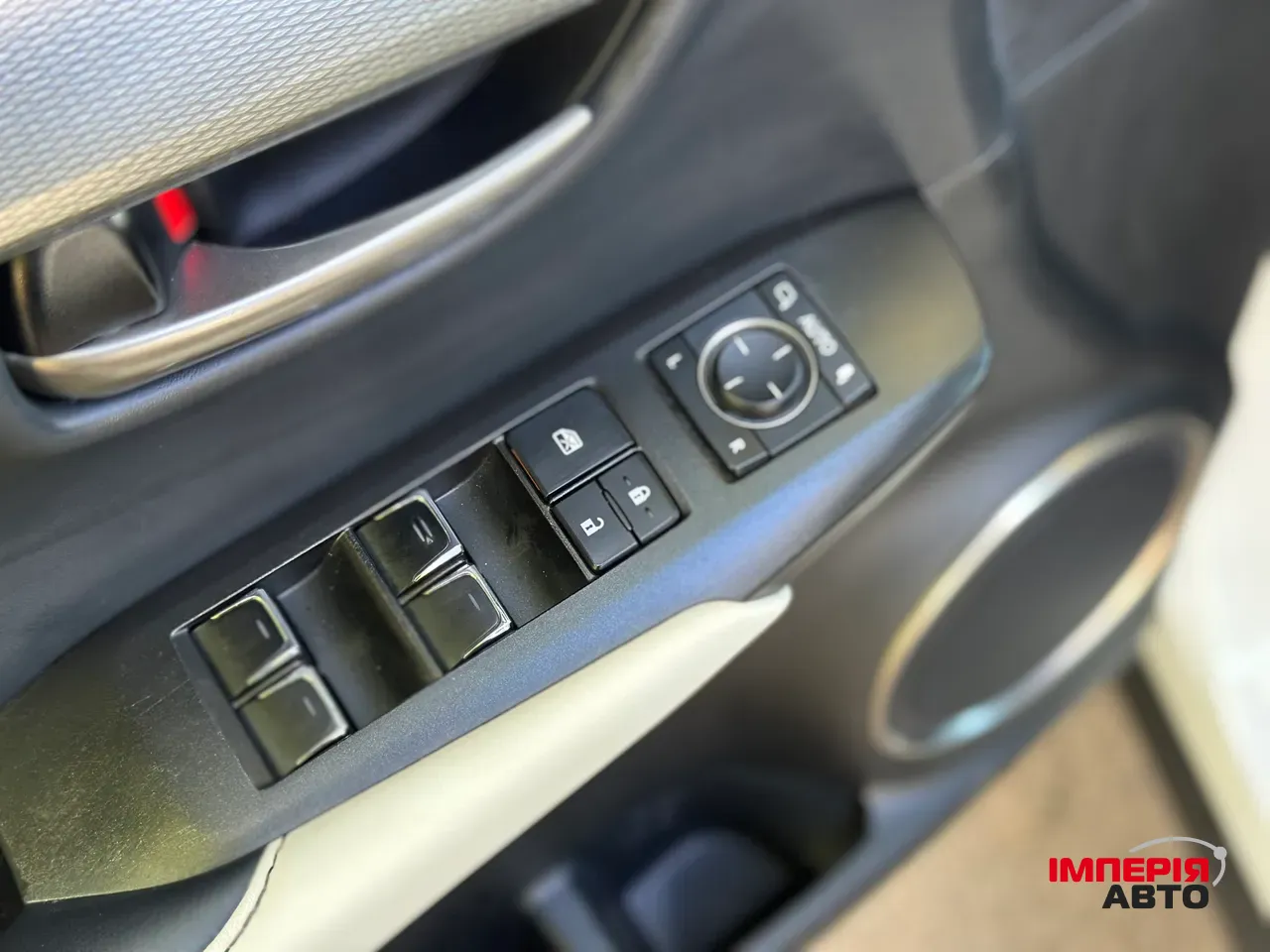 Lexus NX - фото 17