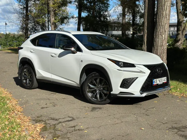 Lexus NX - фото 4