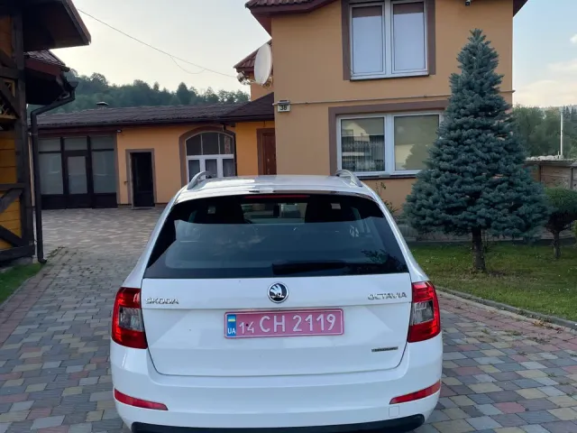 Skoda Octavia - фото 3