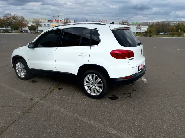 Volkswagen Tiguan - фото 2