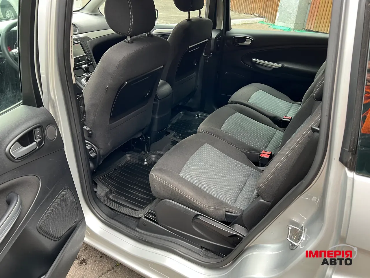 Ford Galaxy - фото 9