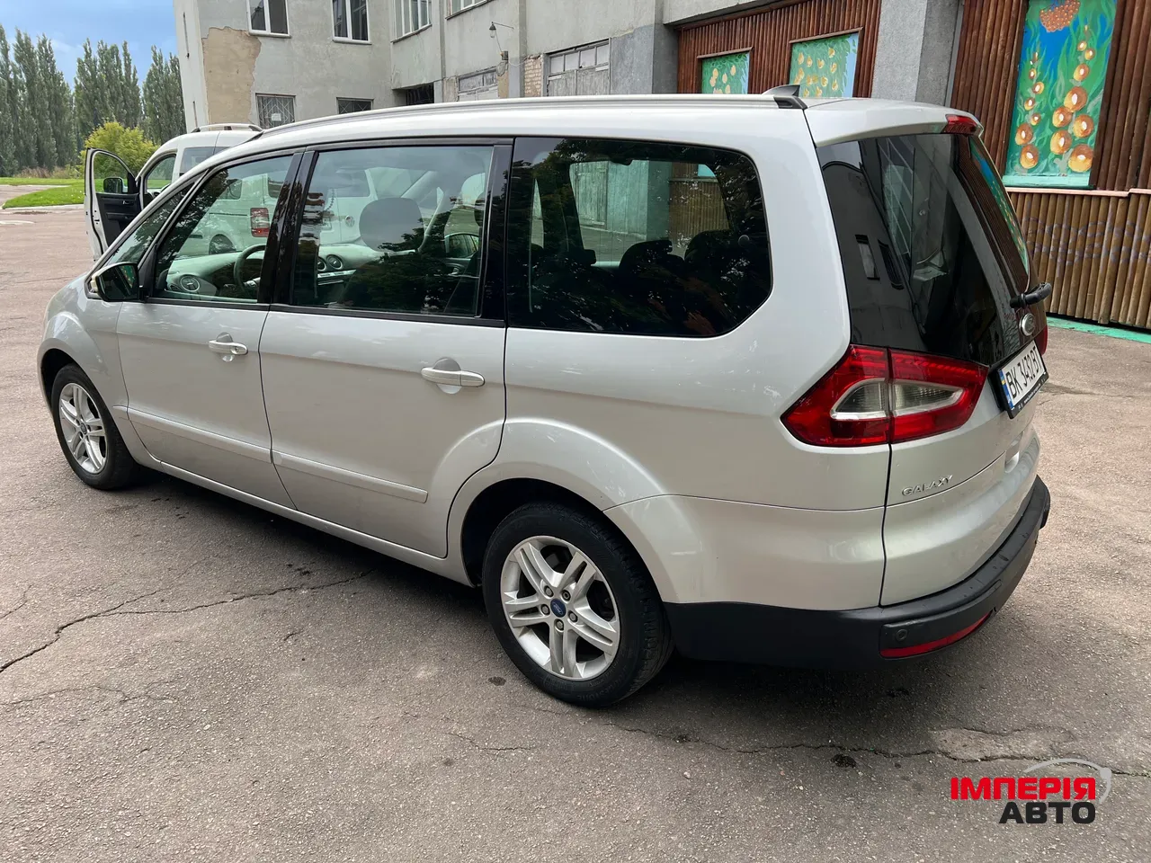 Ford Galaxy - фото 6