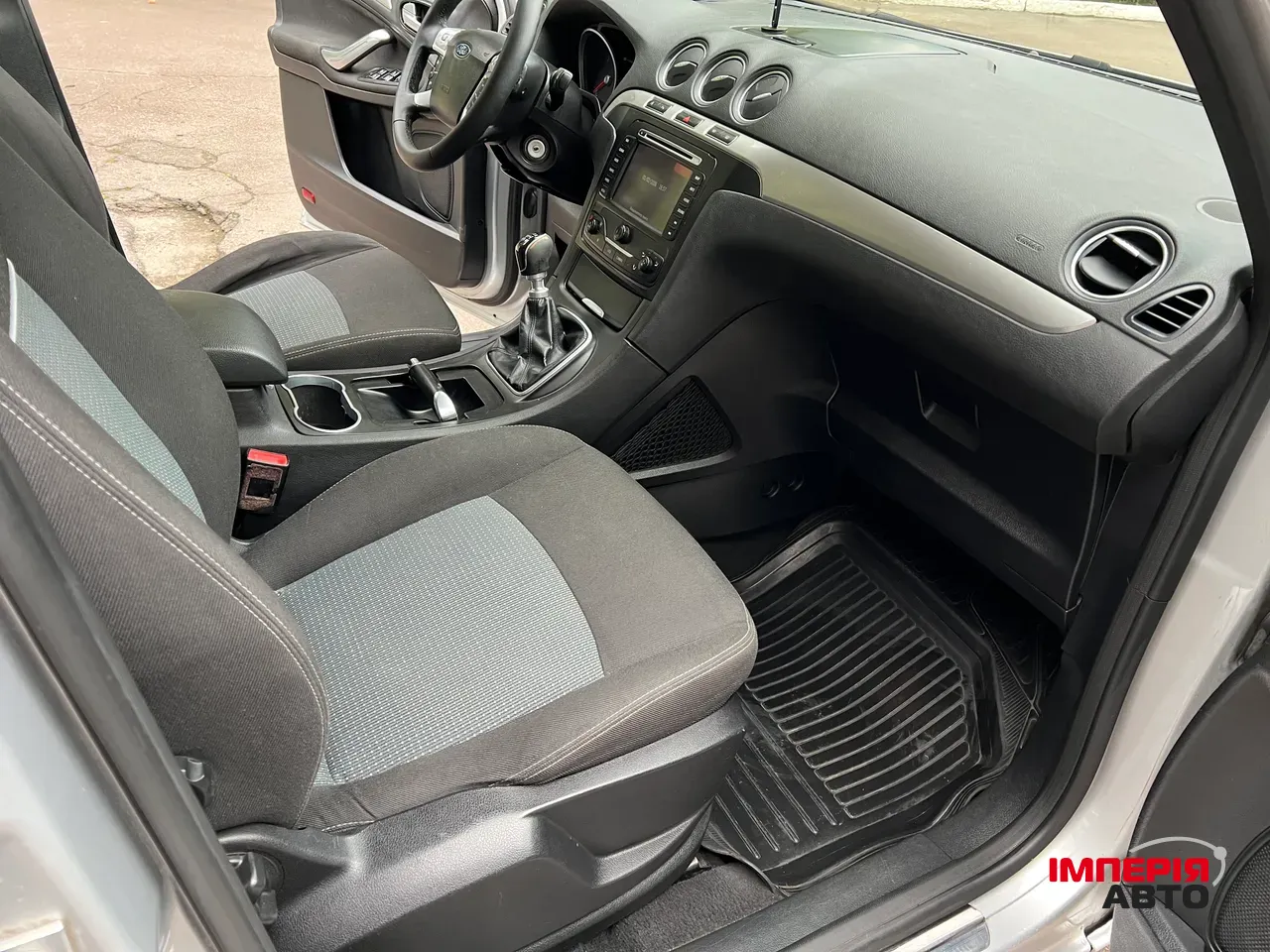 Ford Galaxy - фото 4