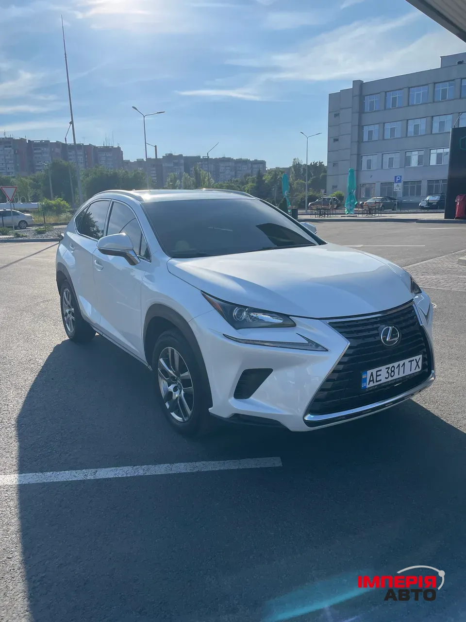 Lexus NX - фото 1