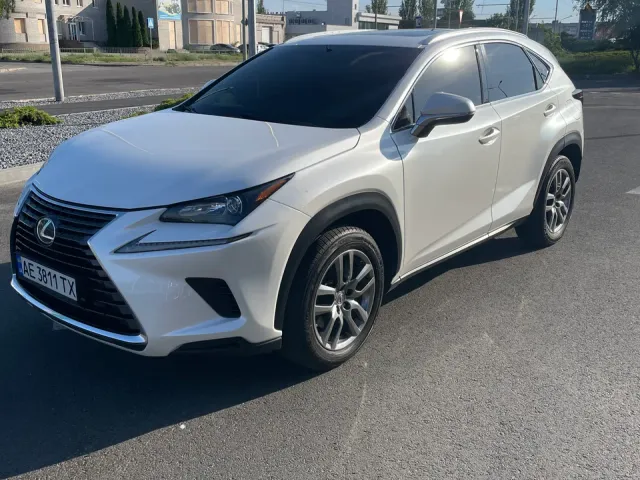 Lexus NX - фото 2