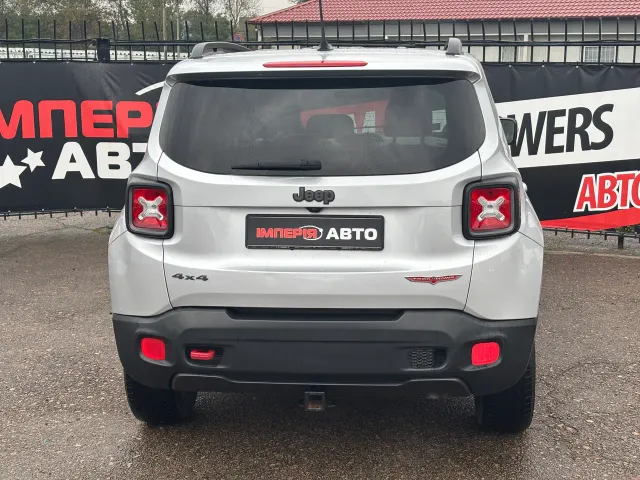 Jeep Renegade - фото 3