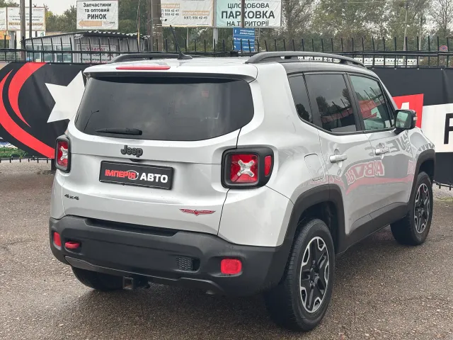 Jeep Renegade - фото 5