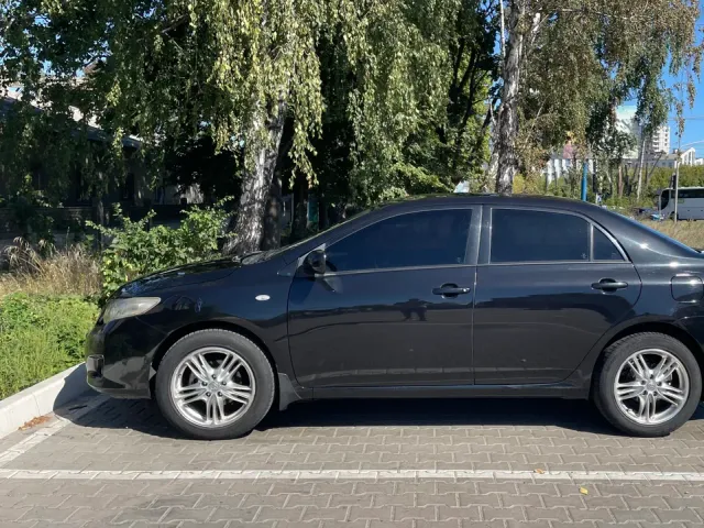 Toyota Corolla - фото 2