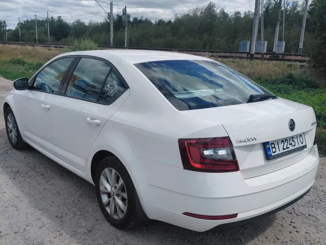 Skoda Octavia - фото 1