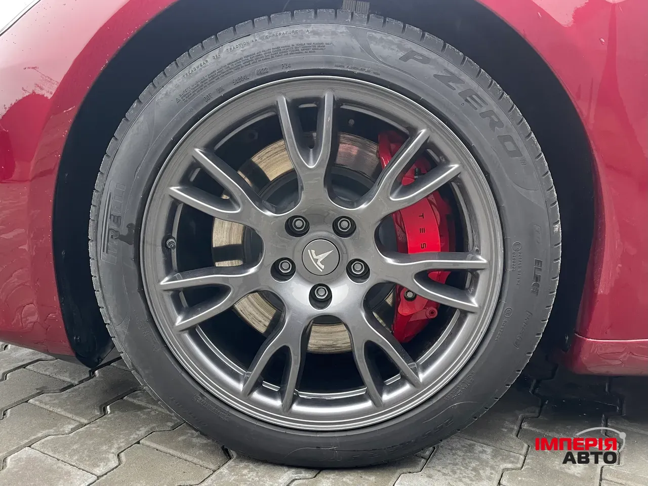 Tesla Model S - фото 8