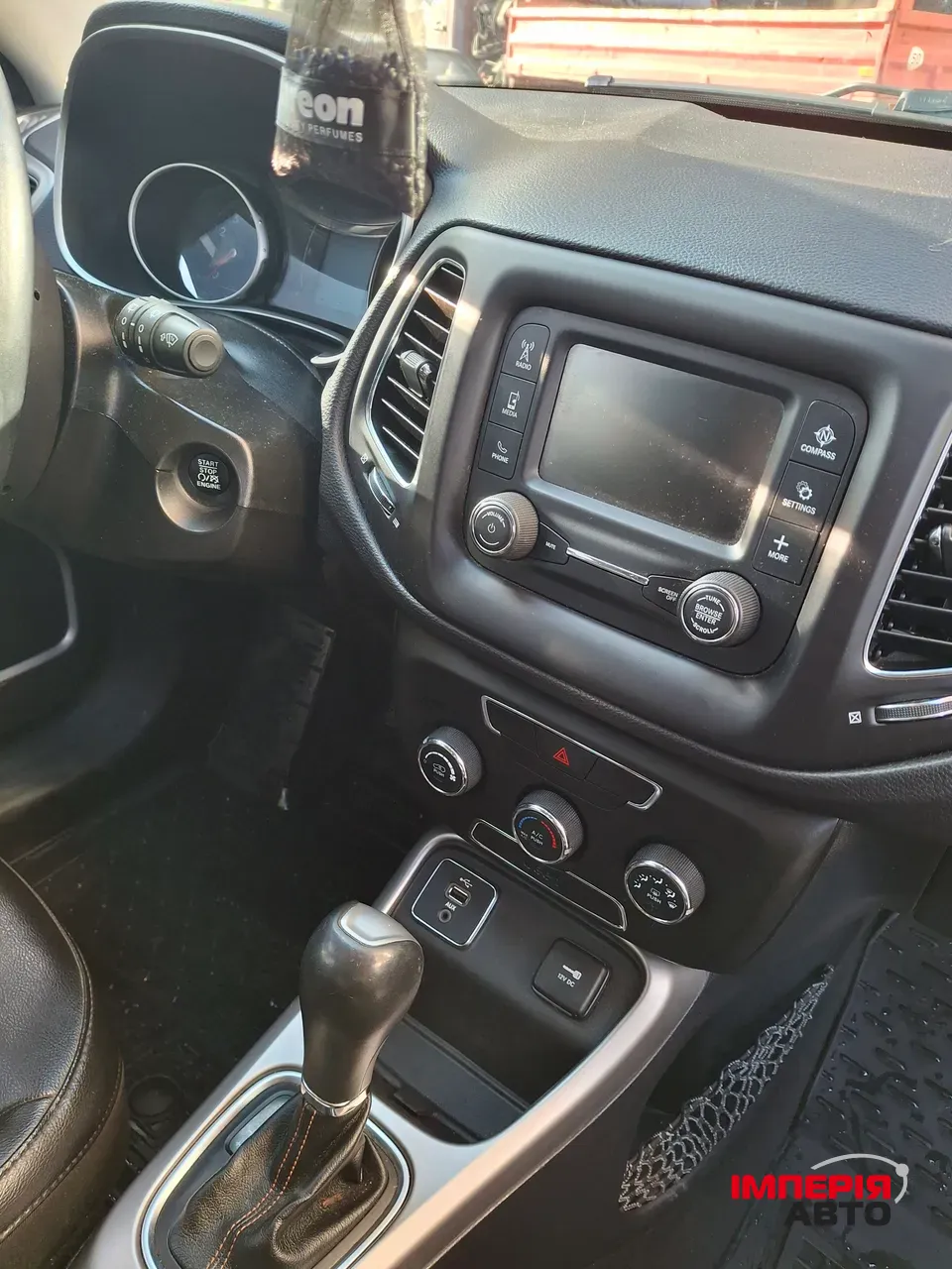 Jeep Compass - фото 9