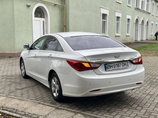 Hyundai Sonata - фото 5