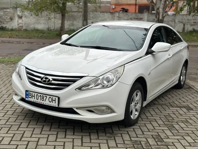 Hyundai Sonata - фото 1