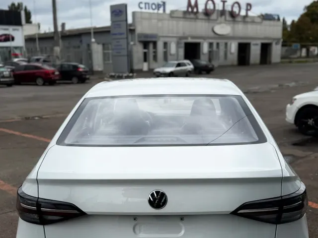 Volkswagen Lavida - фото 3