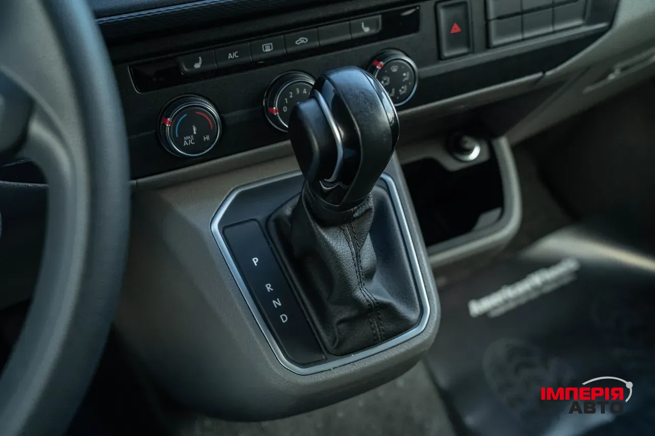 Volkswagen Caravelle - фото 24