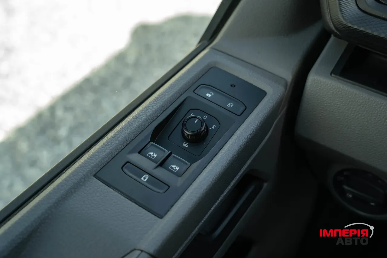 Volkswagen Caravelle - фото 15