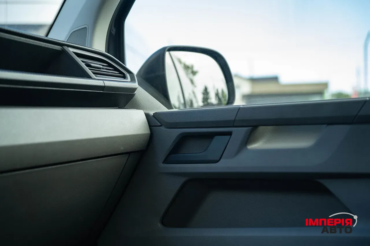 Volkswagen Caravelle - фото 25