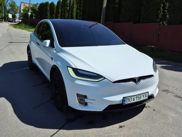 Tesla Model X - фото 1