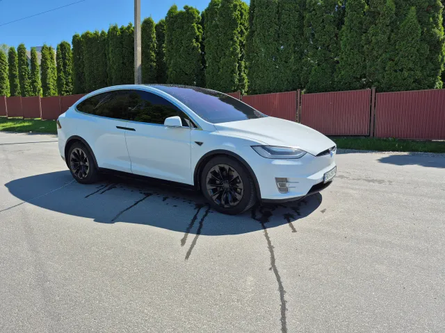 Tesla Model X - фото 4