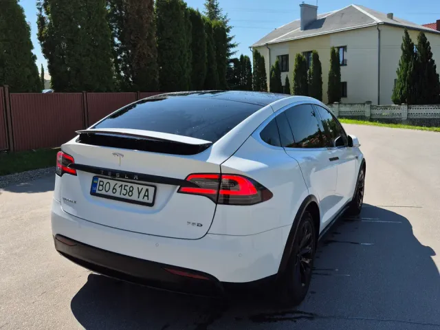 Tesla Model X - фото 5