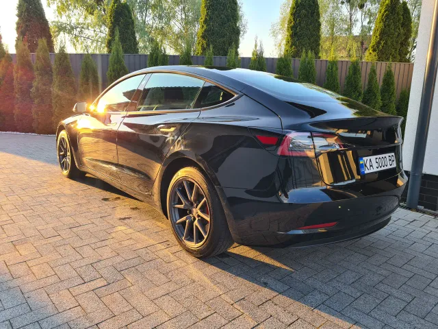 Tesla Model 3 - фото 5