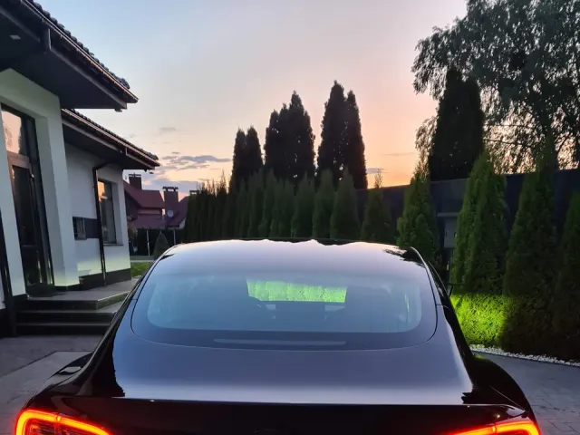Tesla Model 3 - фото 2