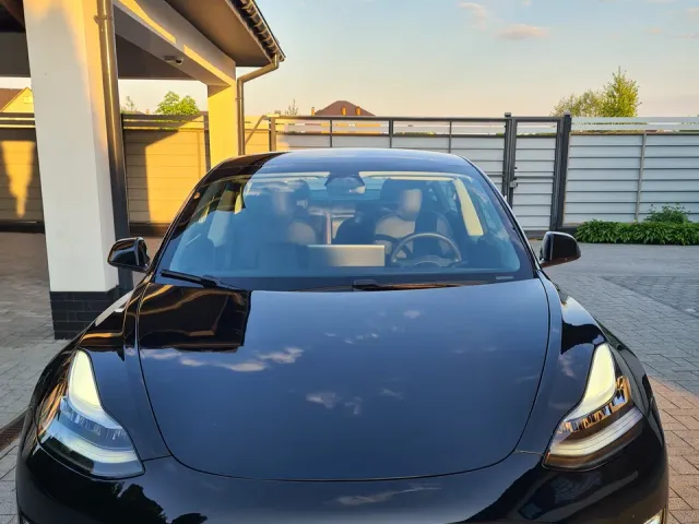 Tesla Model 3 - фото 4