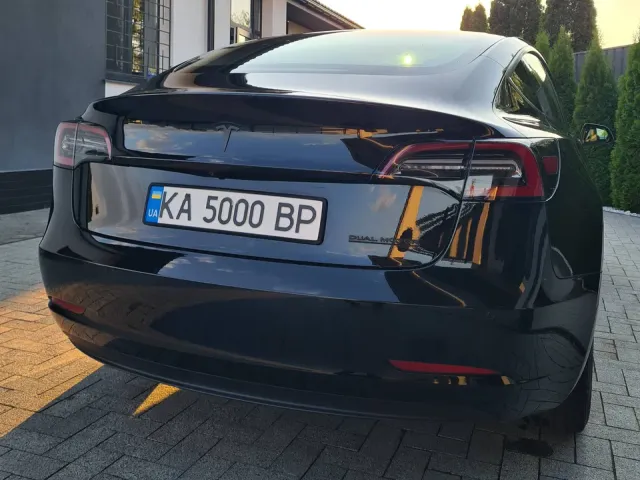 Tesla Model 3 - фото 3