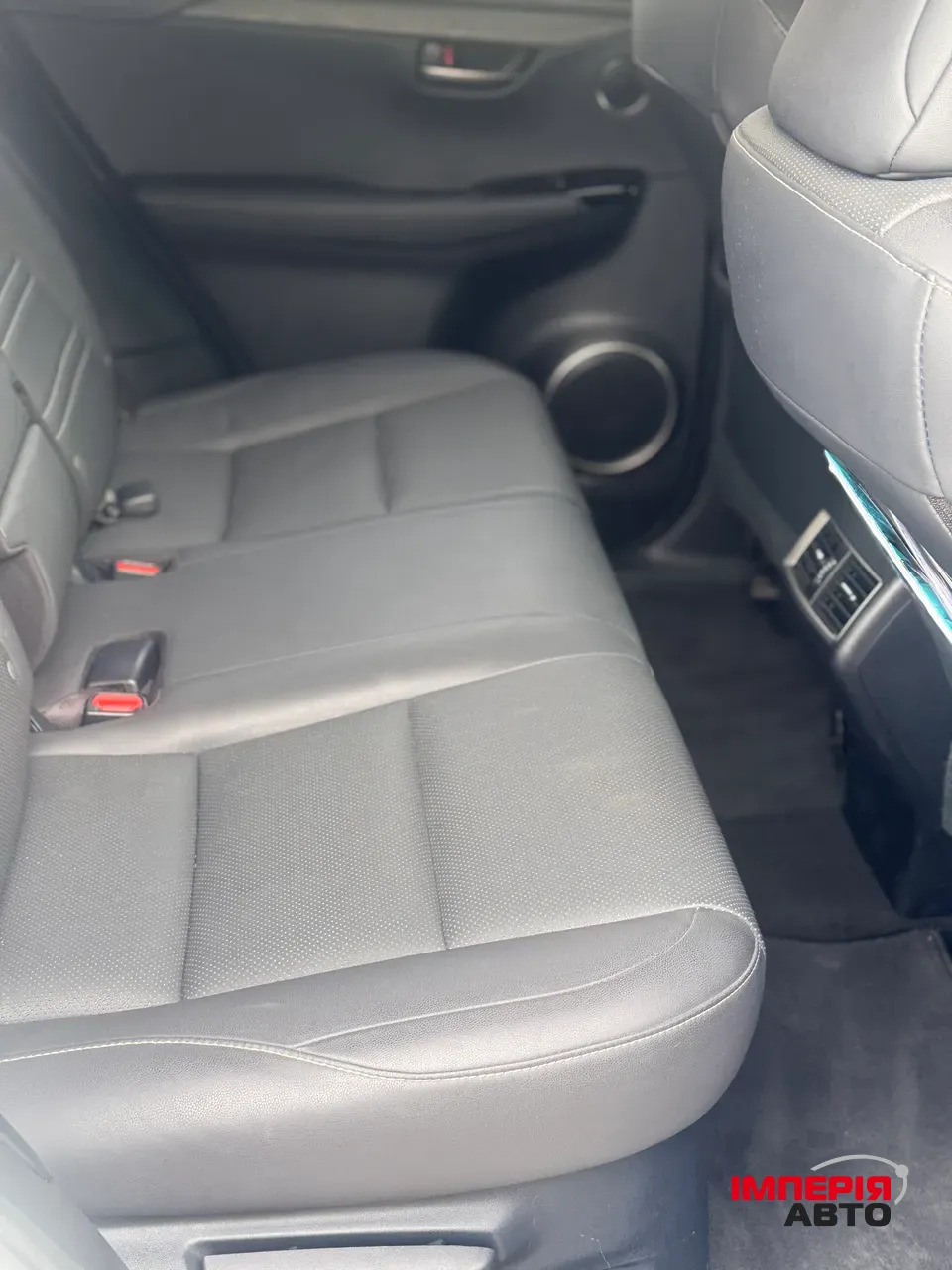 Lexus NX - фото 15