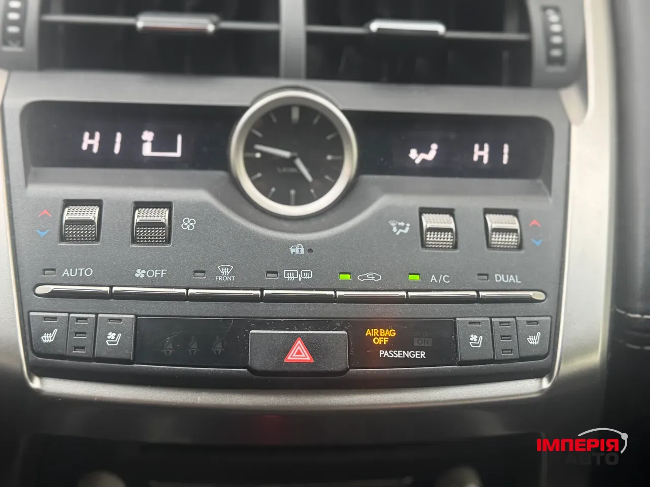 Lexus NX - фото 19