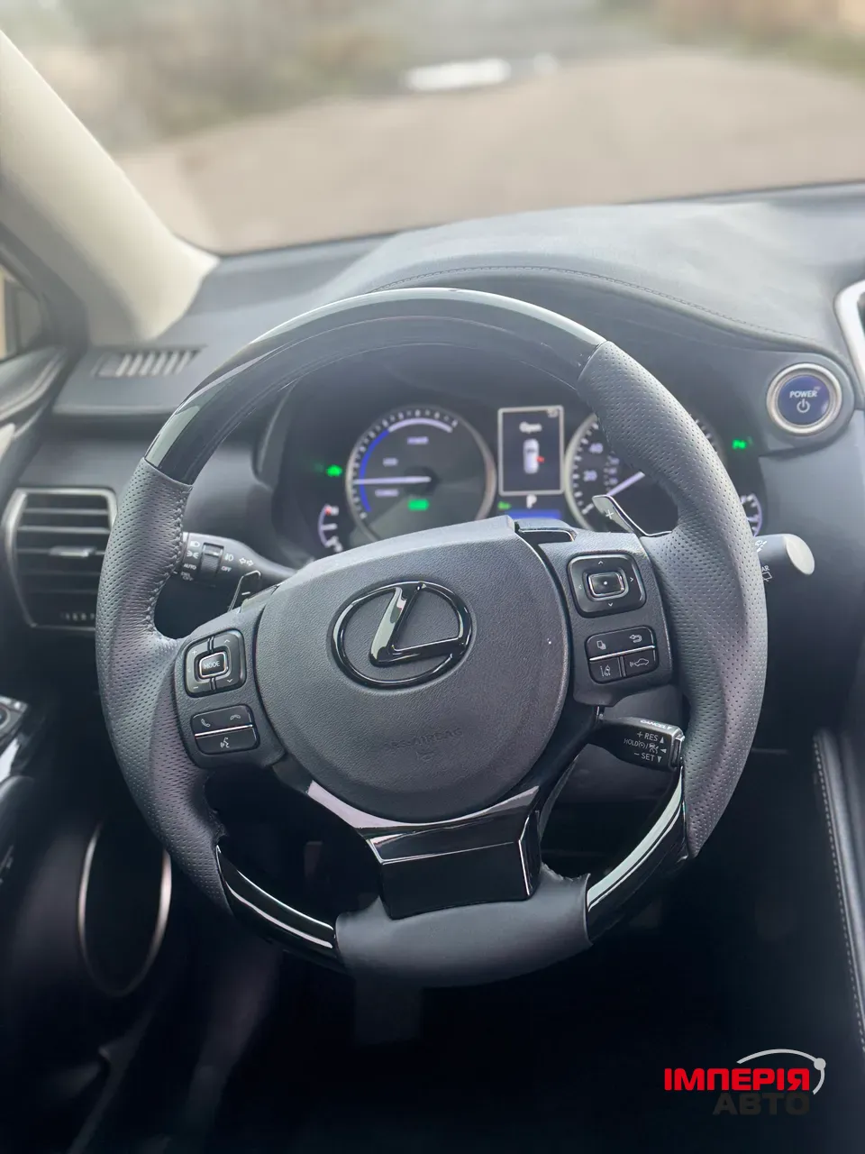 Lexus NX - фото 11