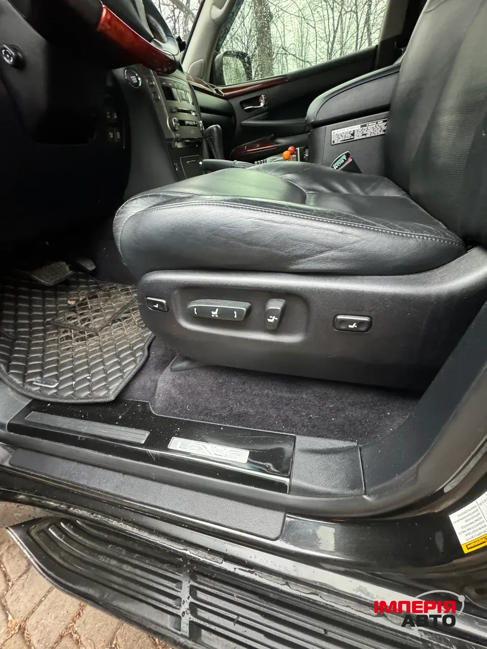 Lexus LX - фото 27