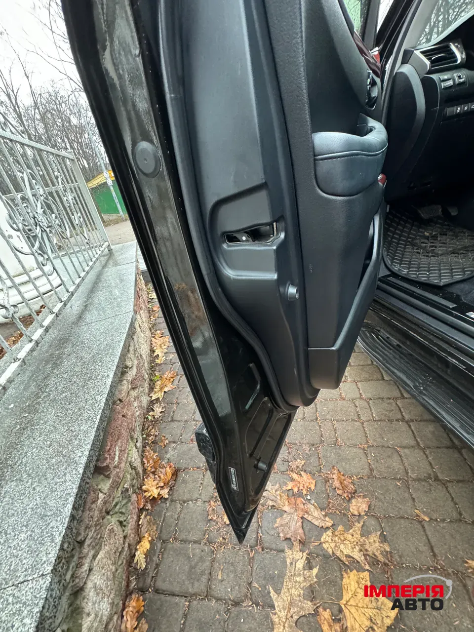 Lexus LX - фото 35